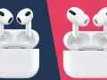 Zwei weiße Apple AirPods (3. Gen. links, Pro rechts) in ihren geöffneten Ladecases, geteilt durch einen Farbverlauf.