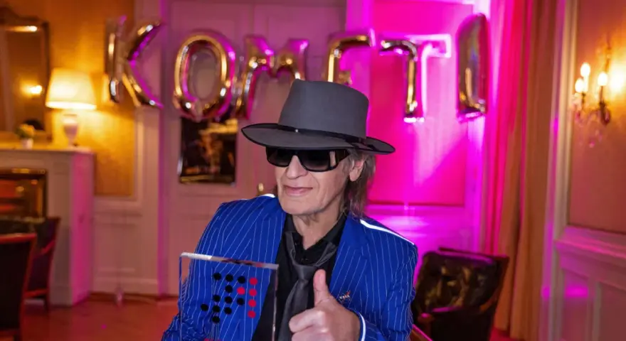 Komet: Wer singt? Udo Lindenberg & Apache 207 erklärt